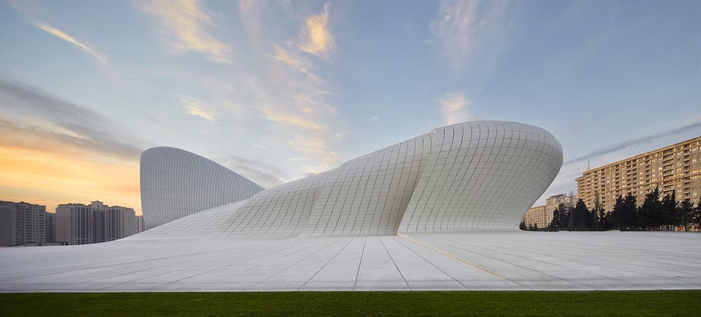 Heydar_Aliyev_Centre_by_Zaha_Hadid