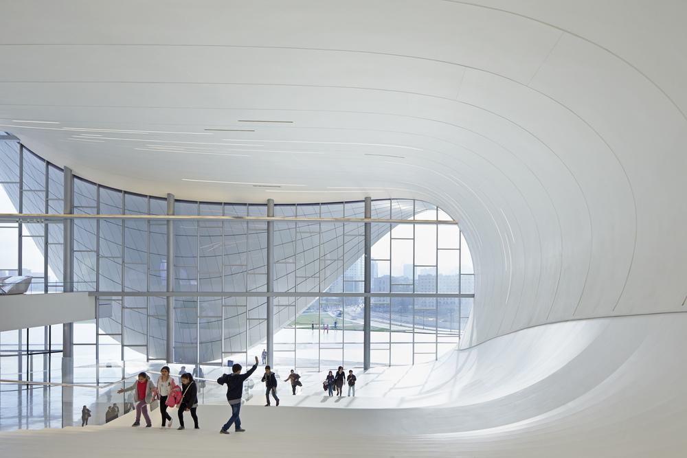 Heydar_Aliyev_Centre_by_Zaha_Hadid