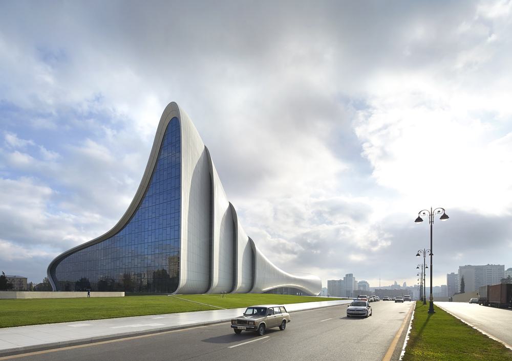 Heydar_Aliyev_Centre_by_Zaha_Hadid