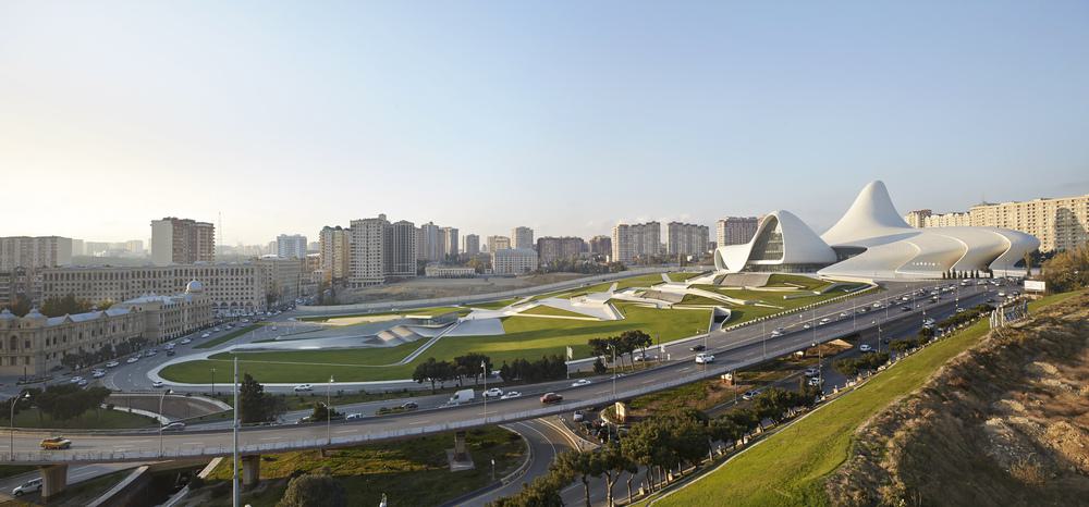 Heydar_Aliyev_Centre_by_Zaha_Hadid