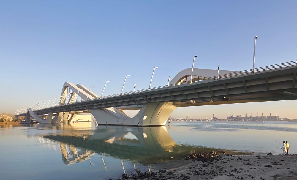 Sheikh_Zayed_Bridge_by_Saha_Hadid