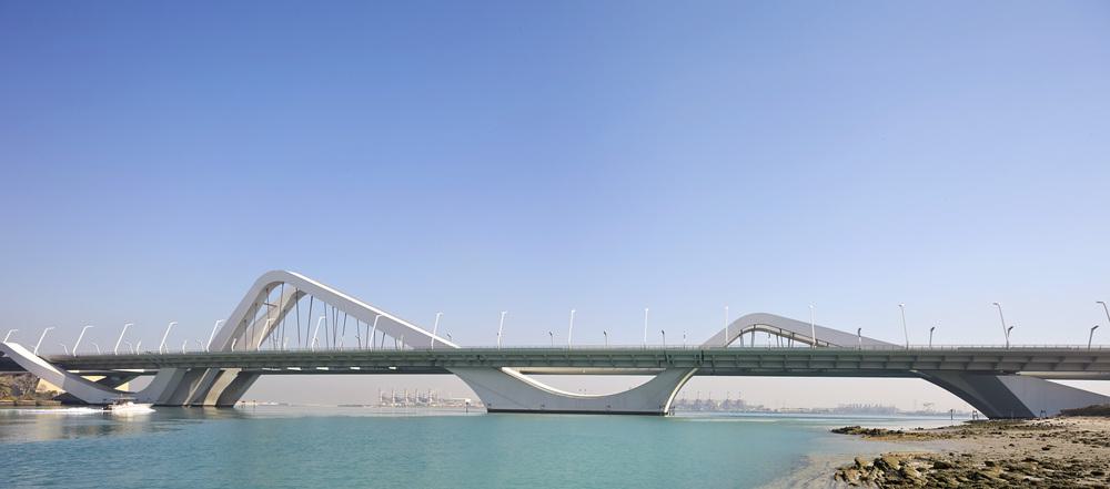 Sheikh_Zayed_Bridge_by_Saha_Hadid