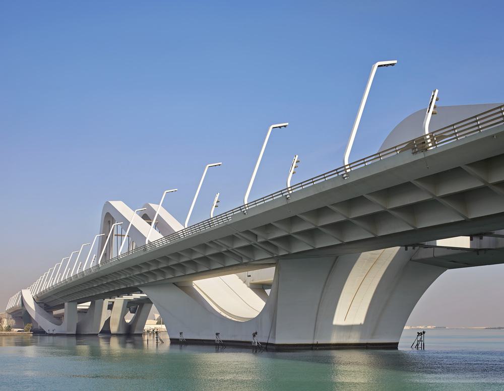 Sheikh_Zayed_Bridge_by_Saha_Hadid