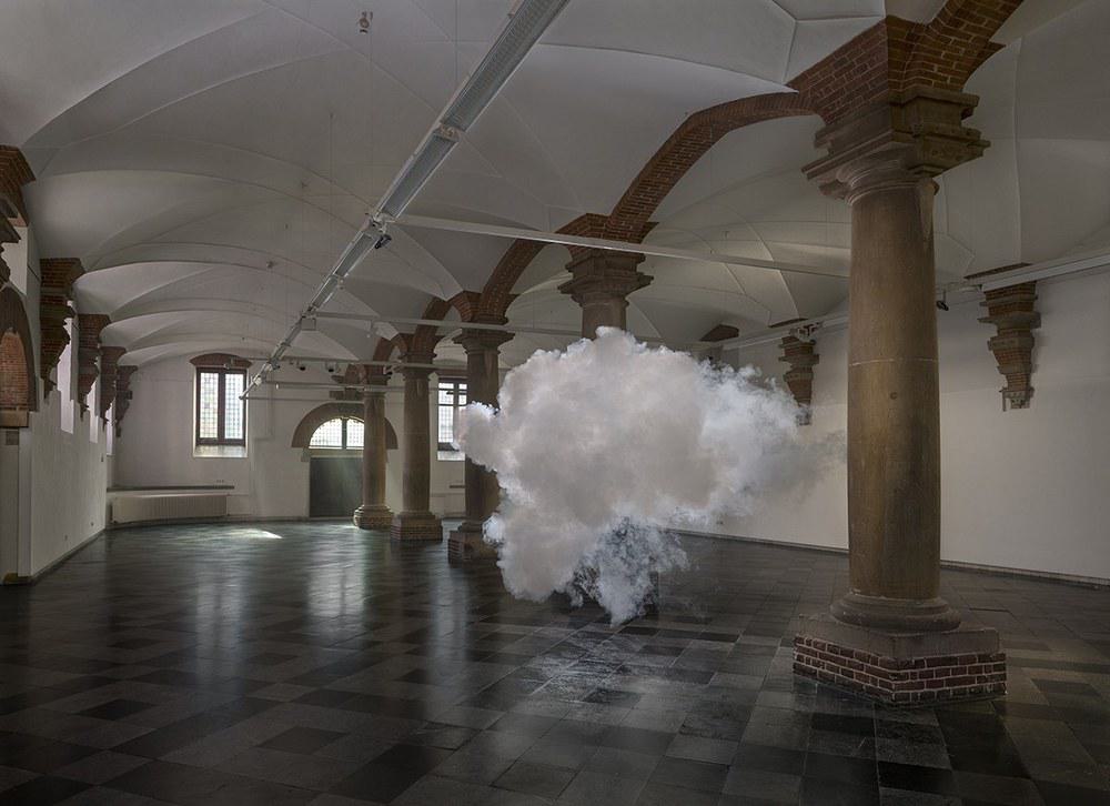 Nimbus_by_Berndnaut_Smilde