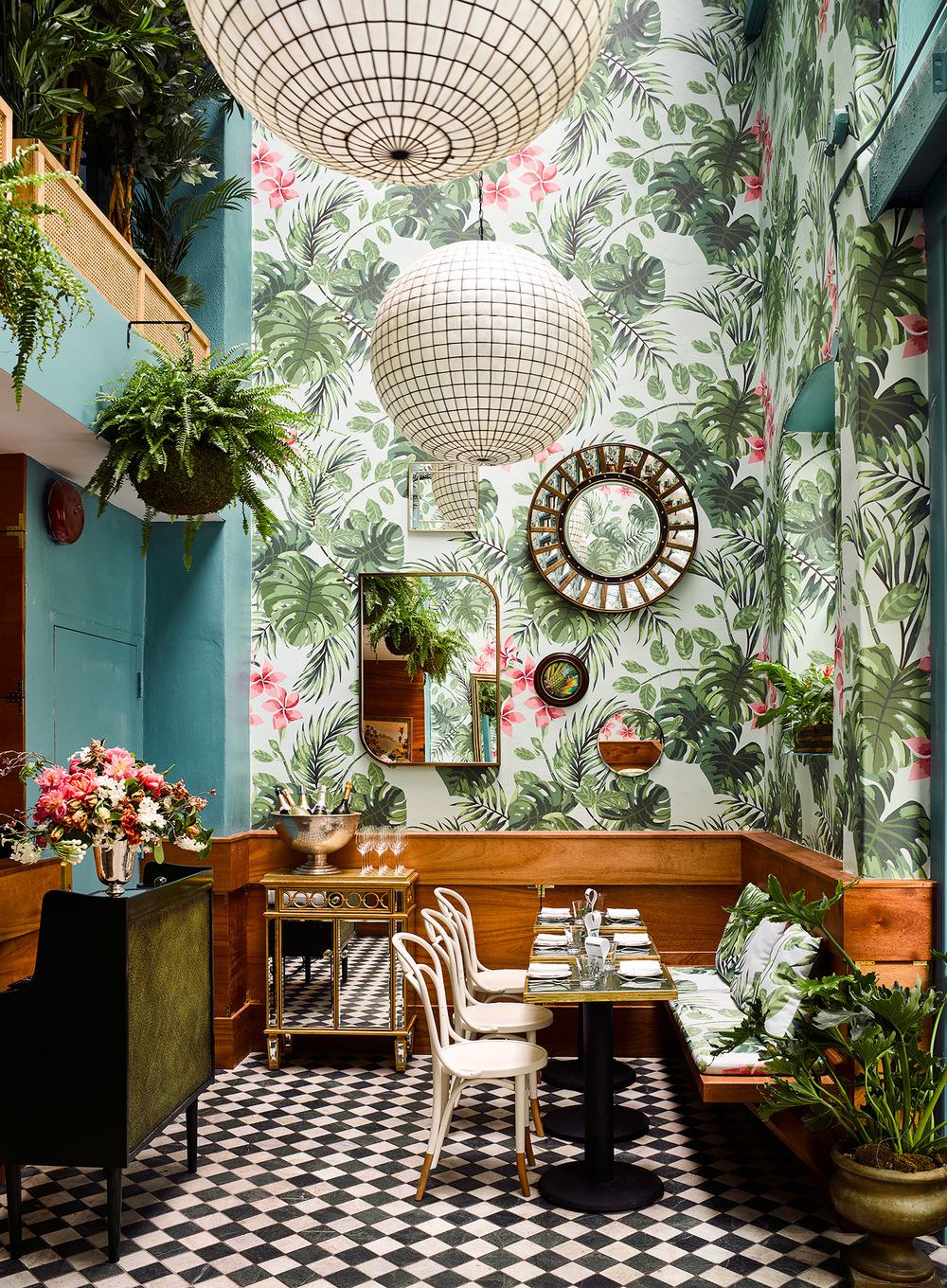 Leos_Oyster_Bar_Interior_Design