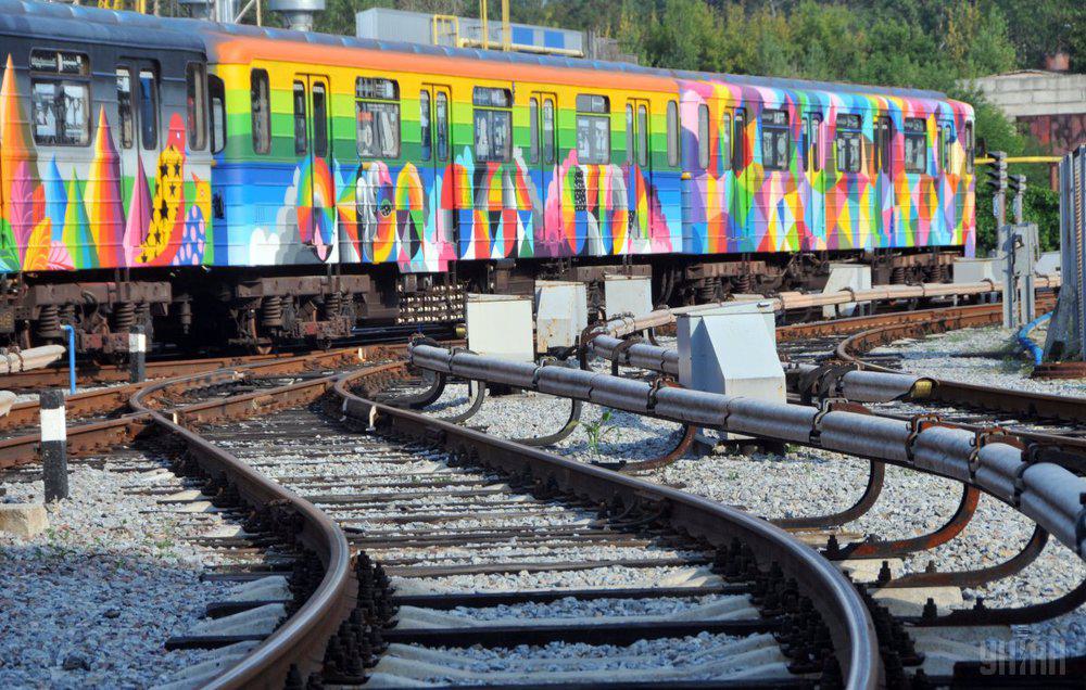 Trains_Painted_by_Okuda