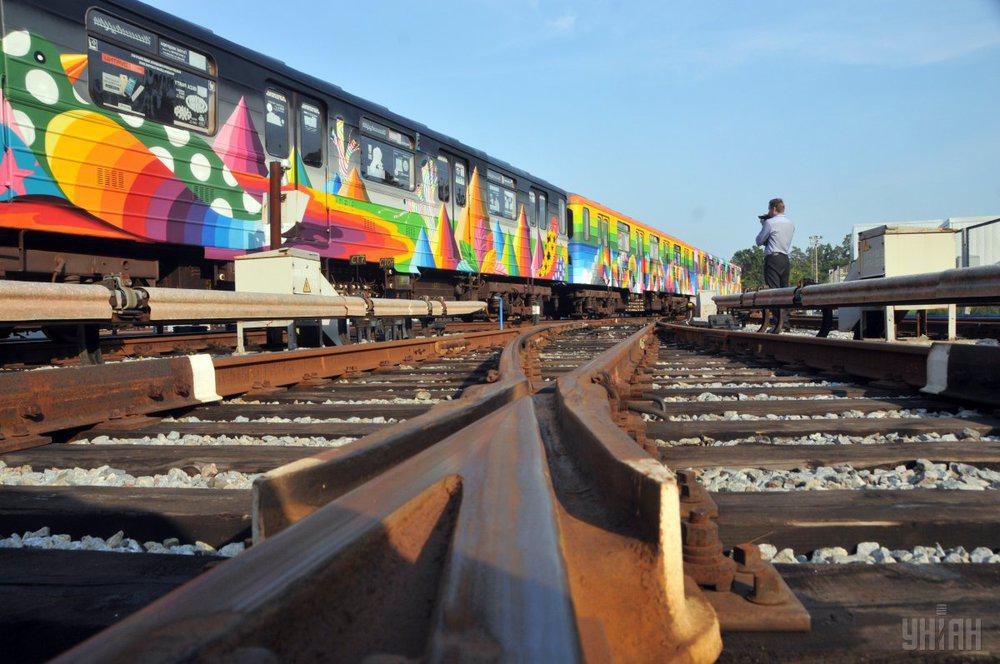 Trains_Painted_by_Okuda