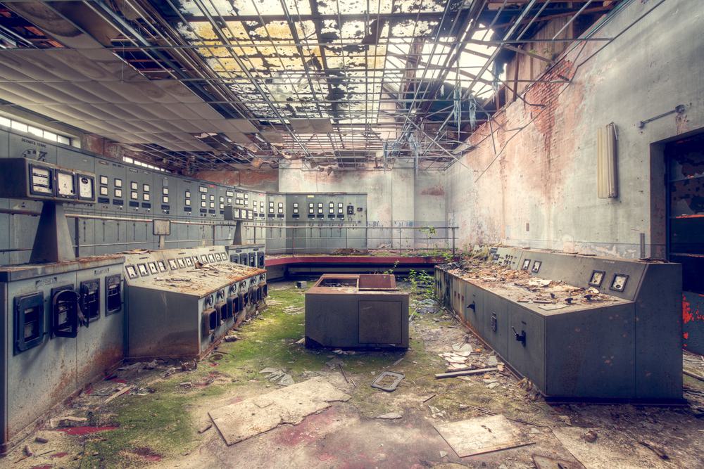 Abandoned_Space_Photo_by_Roman_Robroek