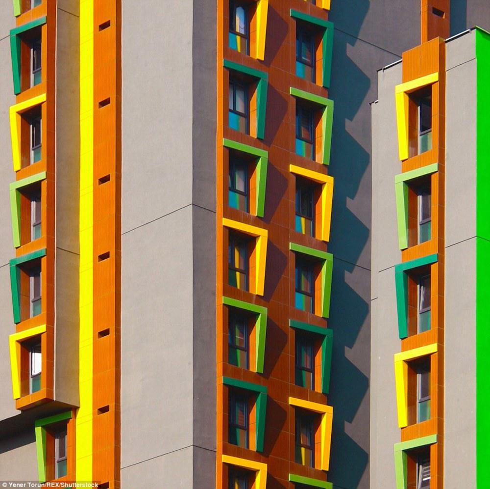 Colorful_Architecture_Photo_by_Yener_Torun